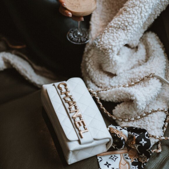 Chanel 2020 White Leather Enchained Logo Front Flap Bag - Picture 8 of 8